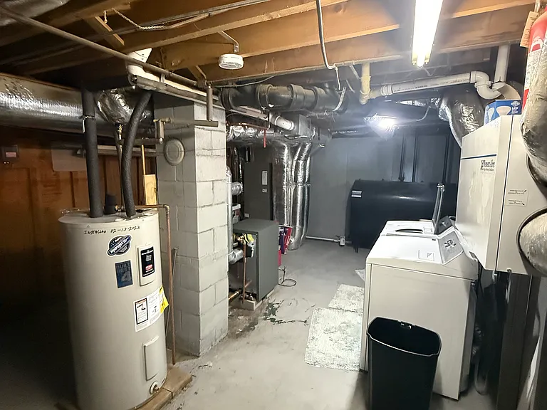 340 Gold St — Photo 10