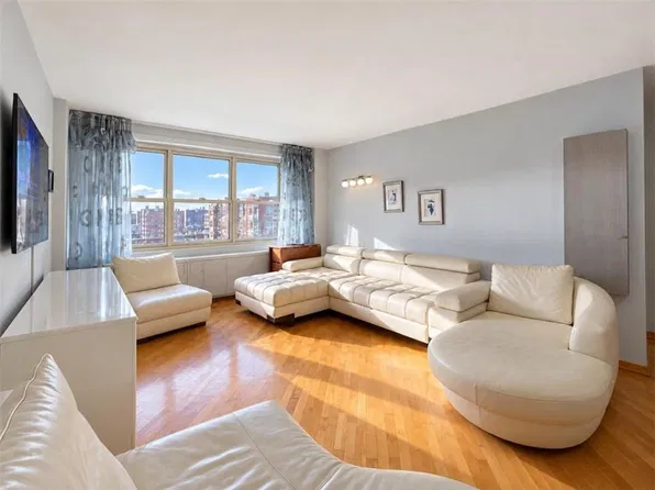 35 Seacoast Ter APT 15J, Brooklyn, NY 11235