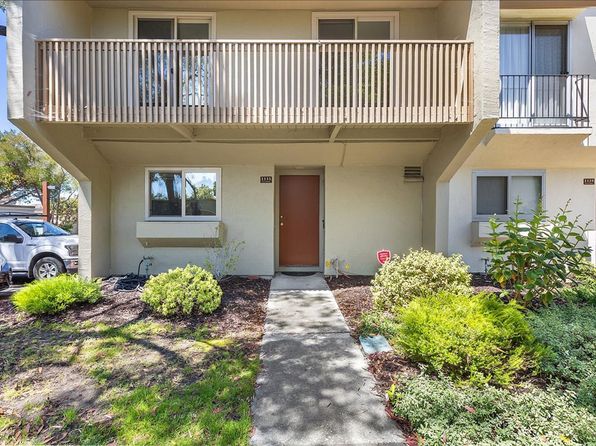 1131 Via Alamosa