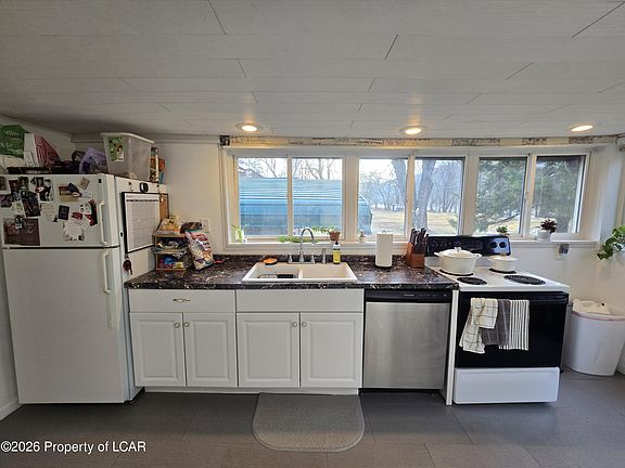 5th image of 33 Black Diamond Beach Rd