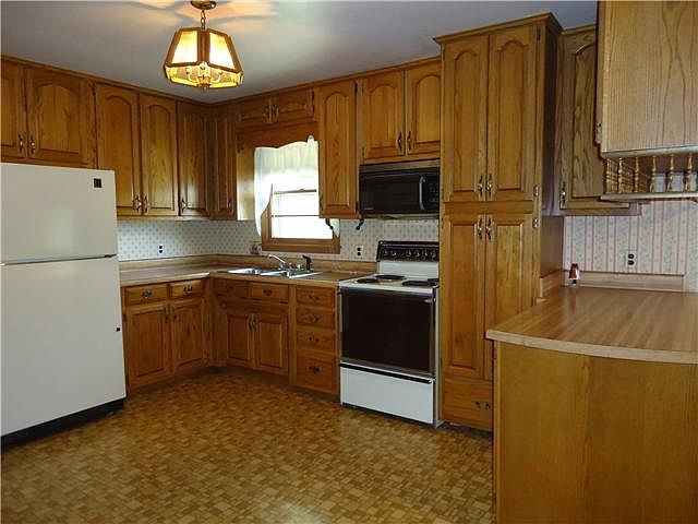 2nd image of 204 Gardendale Dr