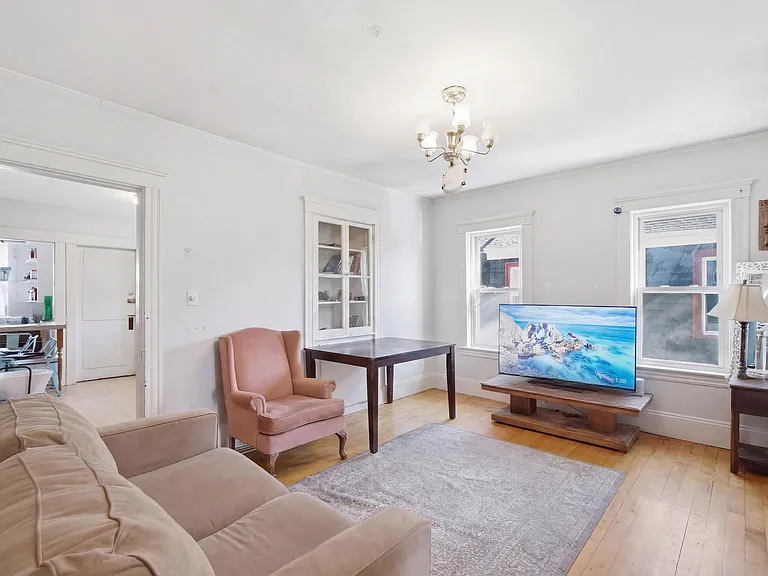 19 Irma Ave #3 — Photo 4