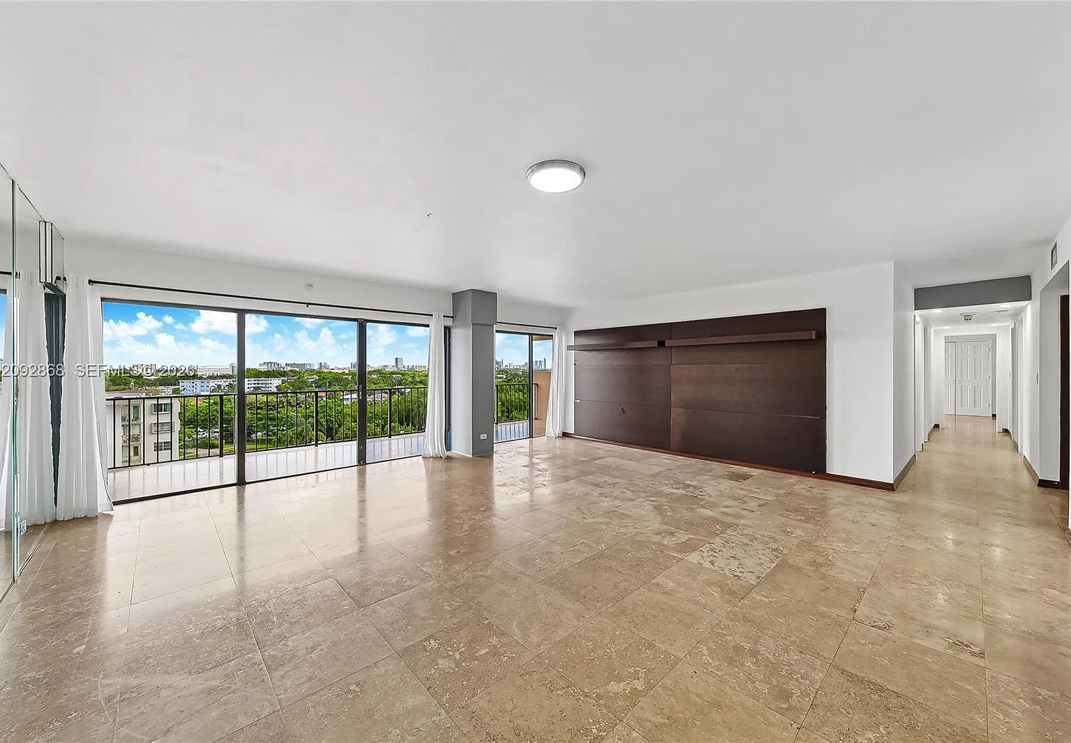 Cricket Club Condo — Photo 3