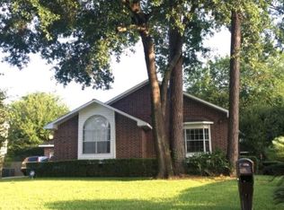 1718 Elk River Rd, Houston, TX 77090