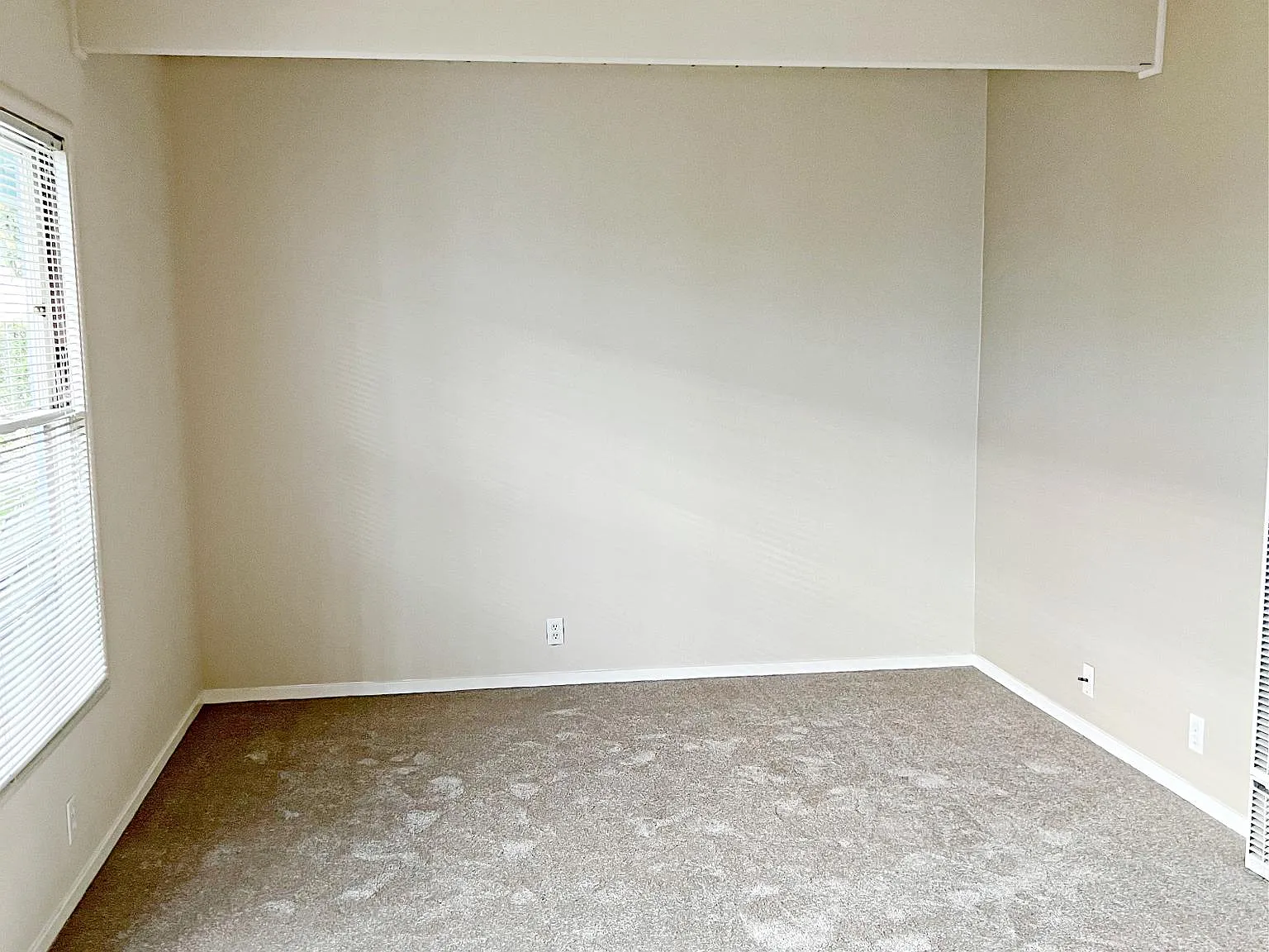 Manchester Apartments — Photo 4
