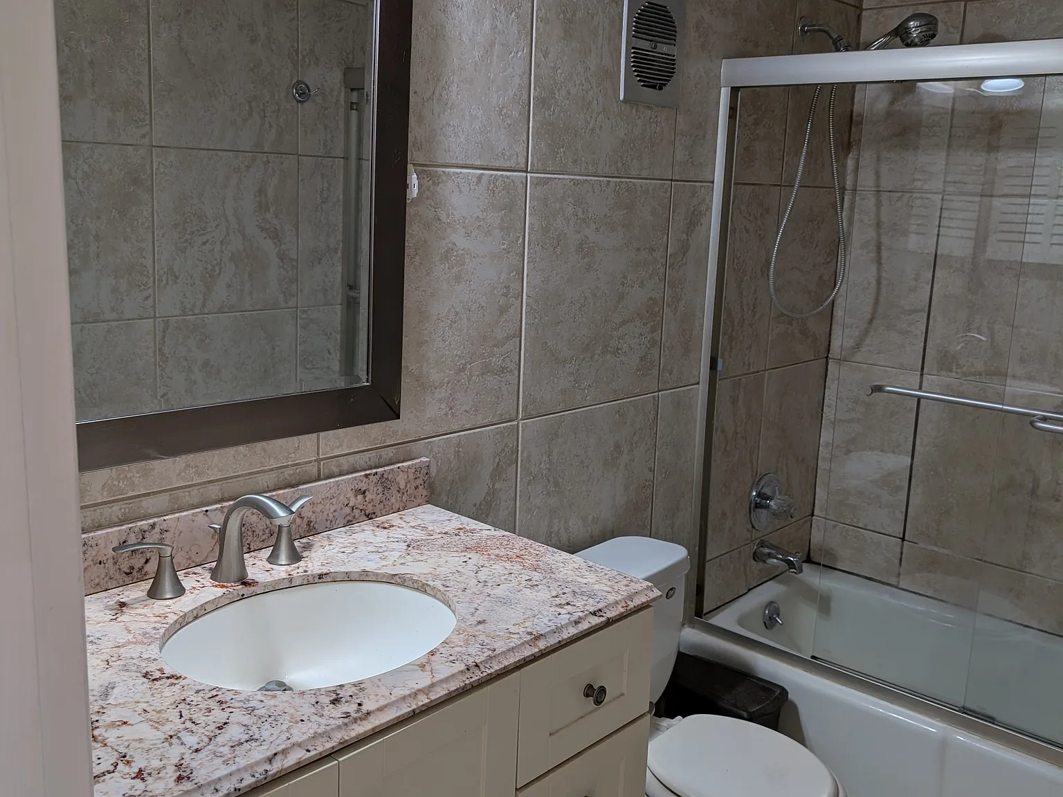 2 bed, 850 sqft, $1,600 — Photo 4
