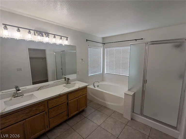 1016 Royal Plum Ln — Photo 31