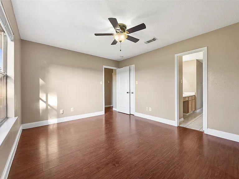 443 Willow West Dr — Photo 16