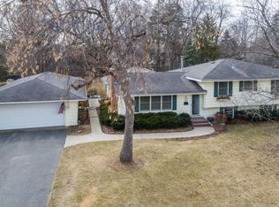 4801 Terracewood Dr, Bloomington, MN 55437