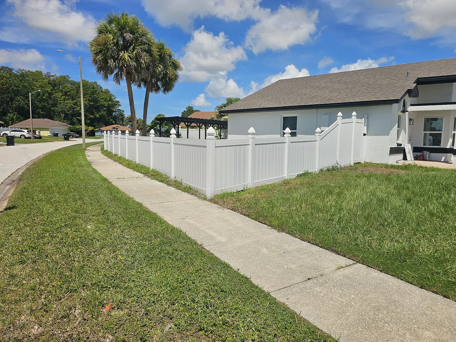 3 bed, 1725 sqft, $2,290 — Photo 2