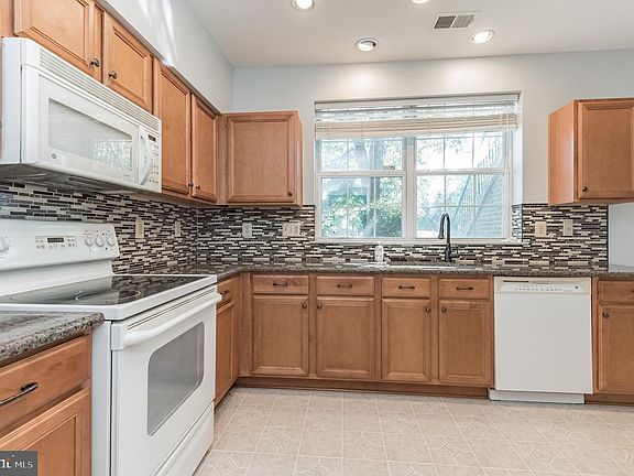 4th image of 2475 Revere Ct #36-C