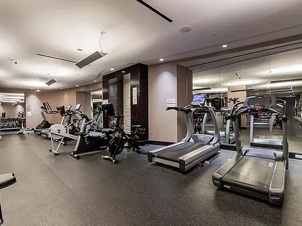 100 Riverside Boulevard image 12 of 20