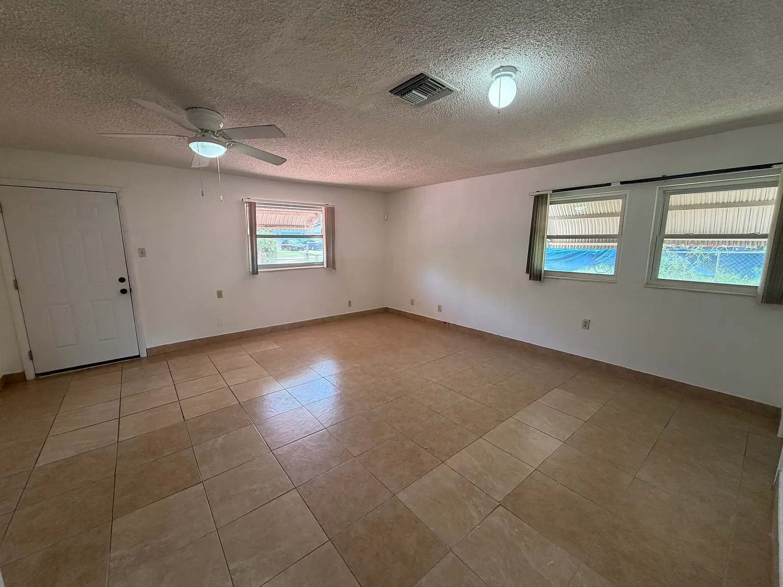 Studio, 389 sqft, $1,200 — Photo 4