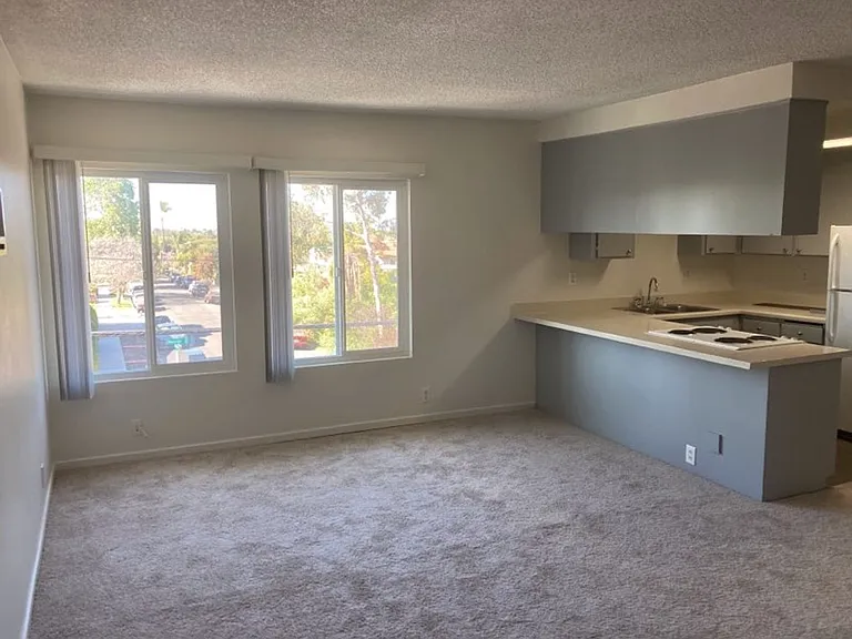 4189 Monroe Ave — Photo 16