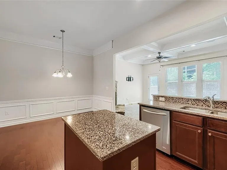 2444 Norwood Dr SE — Photo 10