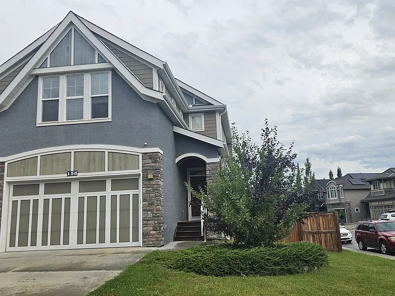 158 Masters Point SE — Photo 1