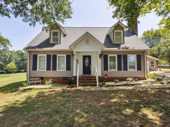 661 Canterbury Rd, Piedmont, SC 29673