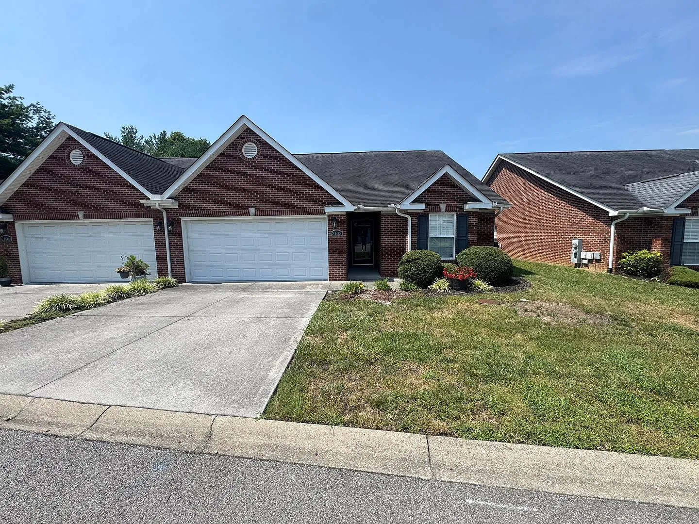 Stunner with Vaulted Ceilings, Hardwood Floors, and Resort-Style Community Perks — Photo 1