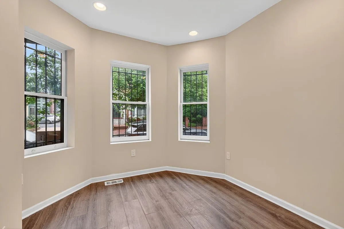 2 bed, 2.0 bath, 992 sqft, $2,800 — Photo 2