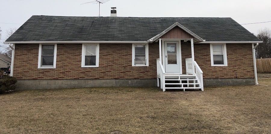 1st image of 42 Luzerne Rd