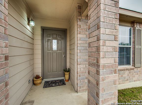 3rd image of 8143 Ashwood Pointe