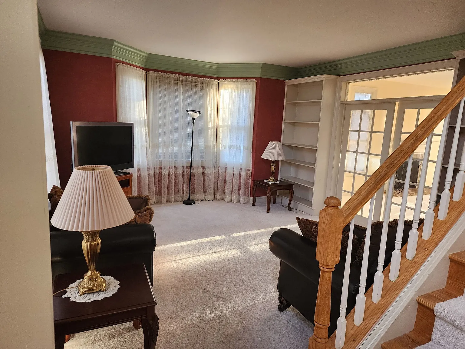 4 bed, 2.5 bath, 2739 sqft, $3,800 — Photo 2
