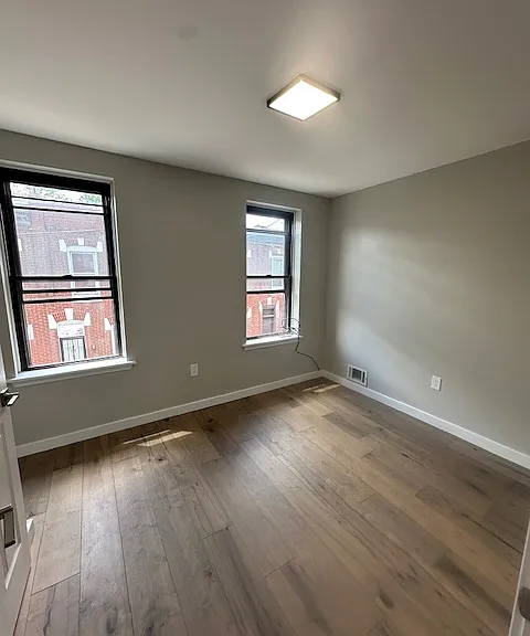 2723 Sears St — Photo 4