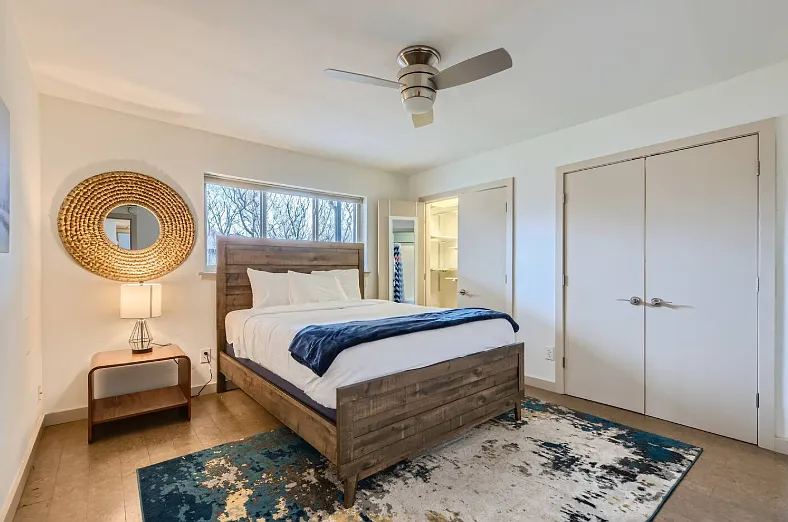 2 bed, 1100 sqft, $4,000 — Photo 3