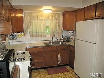 3rd image of 412 Earlsfield Ln