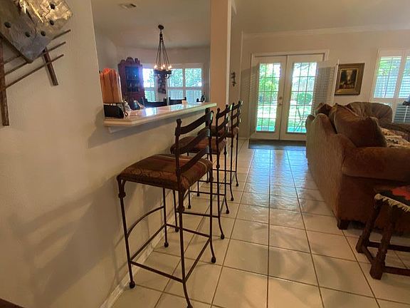 5th image of 213 Peach Tree Ln