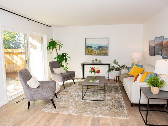 5th image of 1139 Village Dr APT 1