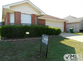 717 Sunflower Ln, Cedar Hill, TX 75104
