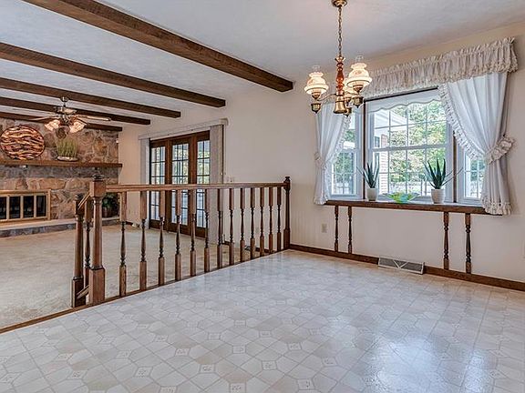 3rd image of 267 Lancewood Pl