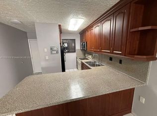 6055 W 19th Ave APT 215, Hialeah, FL 33012