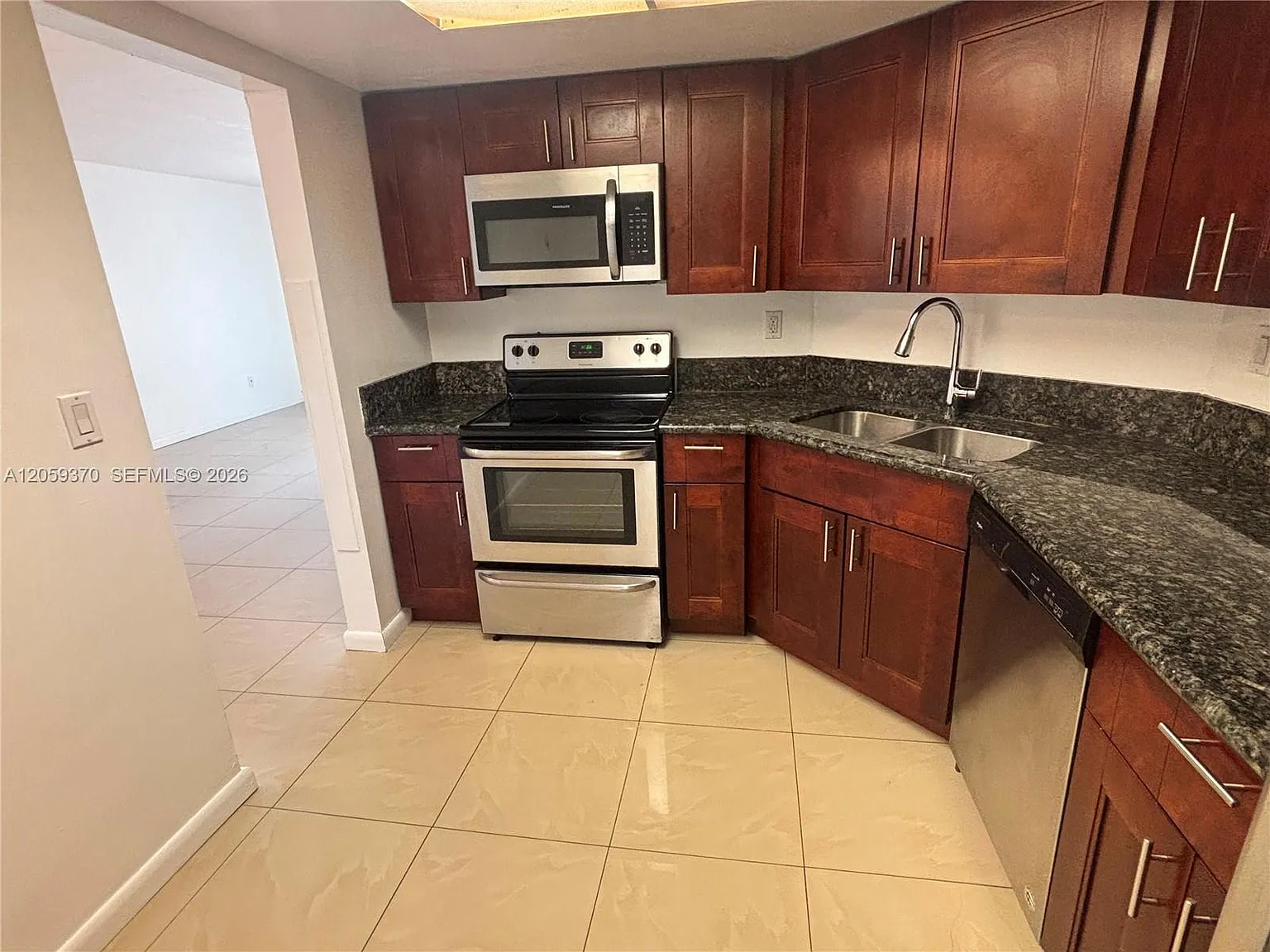 Village At Dadeland Condo — Photo 1