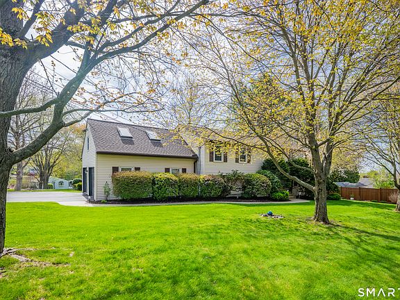 2nd image of 280 Spindle Hill Road