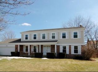 3922 N Mitchell Dr, Arlington Heights, IL 60004