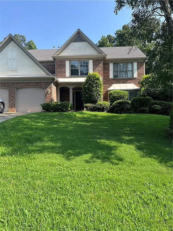 4 bed, 2.5 bath, 2550 sqft, $2,800 — Photo 1