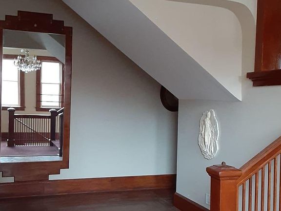 2nd image of 420 Ash St #5