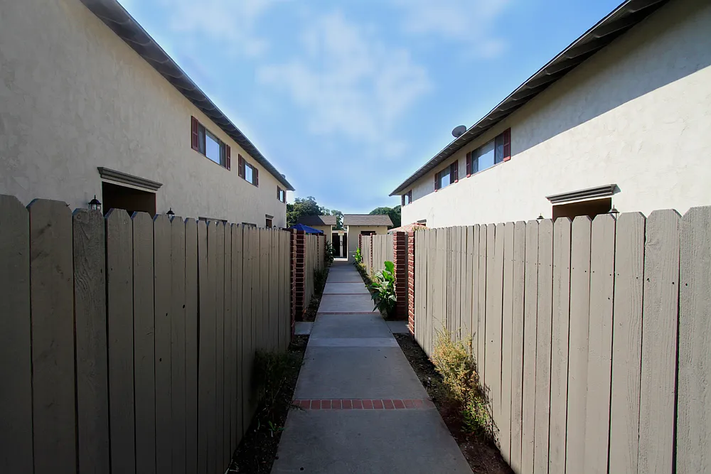 2 bed, 1.5 bath, 1200 sqft, $2,795 — Photo 3