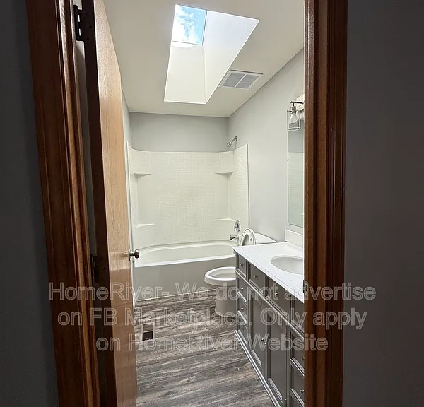 519 W 5th St — Photo 12