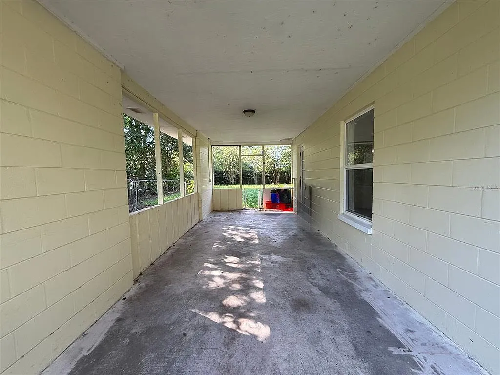 3 bed, 1.0 bath, 920 sqft, $1,745 — Photo 4