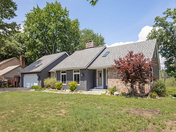 2nd image of 9434 Oakview Dr