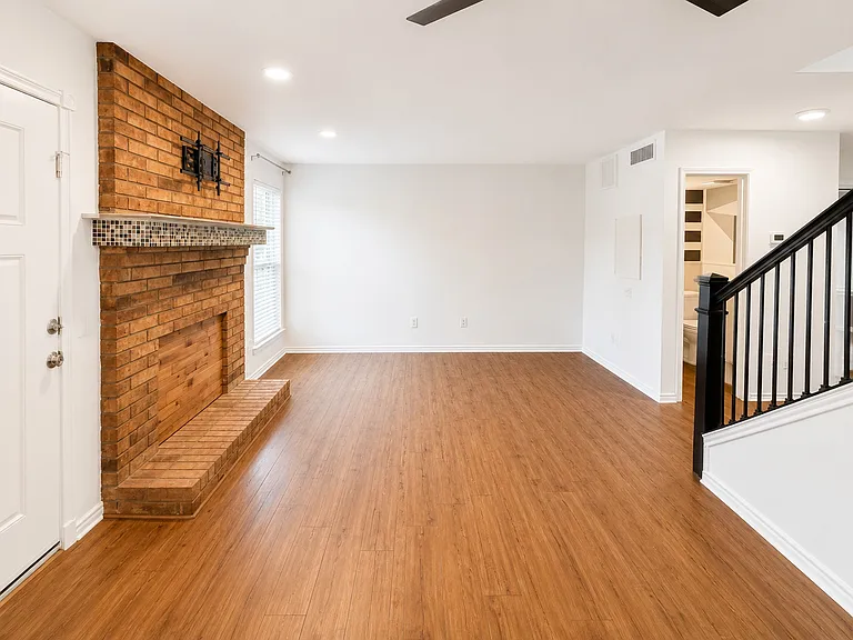 Living/Dining Area