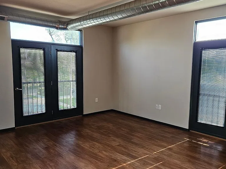 1629 E Michigan Ave — Photo 13