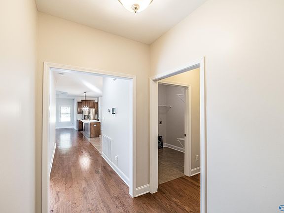 4th image of 104 First Hill Dr