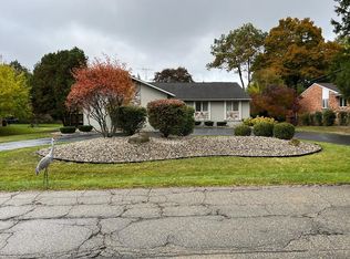 2770 Colonial Way, Bloomfield Hills, MI 48304