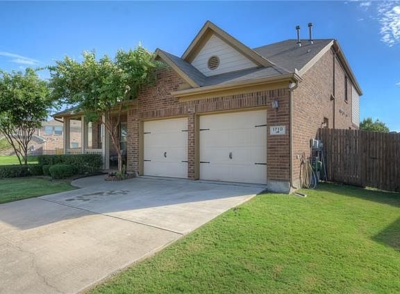 2nd image of 1710 Sparrow Ln