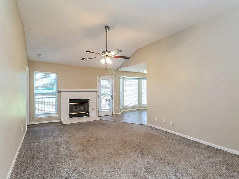 11609 Brockley Ct — Photo 4
