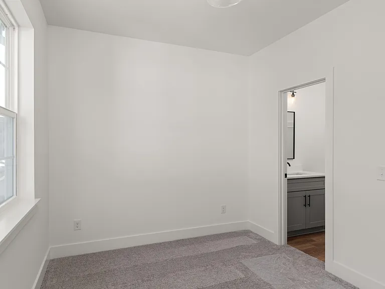 700 N Dupont Ave #115 — Photo 10